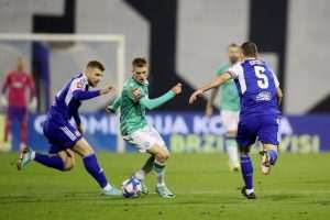 DERBI BEZ POBJEDNIKA: Borbenu utakmicu Dinamo i Hajduka odigrali bez pogodaka DERBI BEZ POBJEDNIKA: Borbenu utakmicu Dinamo i Hajduka odigrali bez pogodaka