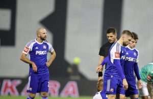 DERBI BEZ POBJEDNIKA: Borbenu utakmicu Dinamo i Hajduka odigrali bez pogodaka DERBI BEZ POBJEDNIKA: Borbenu utakmicu Dinamo i Hajduka odigrali bez pogodaka