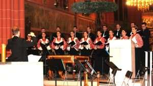 BOŽIĆNI KONCERT ZA PAMĆENJE: Folklorni ansambl Lado oduševio svojim nastupom u Katedrali sv. Bartolomeja u Frankfurtu BOŽIĆNI KONCERT ZA PAMĆENJE: Folklorni ansambl Lado oduševio svojim nastupom u Katedrali sv. Bartolomeja u Frankfurtu