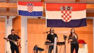 RAVENSBURG: Uspješna proslava blagdana Svetog Nikole u organizaciji HKZ “Mala Gospa“ i HNK Ravensburg RAVENSBURG: Uspješna proslava blagdana Svetog Nikole u organizaciji HKZ “Mala Gospa“ i HNK Ravensburg