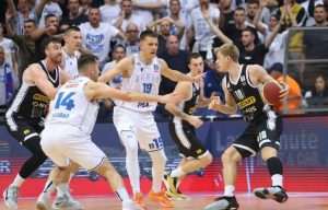 DAR ZADRANIMA ZA BOŽIĆ: Košarkaši Zadra 'pregazili' Partizan briljantnom izvedbom pred 8.500 navijača DAR ZADRANIMA ZA BOŽIĆ: Košarkaši Zadra 'pregazili' Partizan briljantnom izvedbom pred 8.500 navijača
