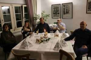 BOŽIĆNA VEČERA U HKZ MAINZ: Zapjevala mlada glazbenica koja će nastupiti na Dori, izboru hrvatske pjesme za pjesmu Eurovizije