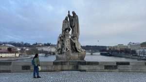 SKULPTURE „ZLATNOG GRADA“: Na Karlovu mostu u Pragu nalazi se čak 30 skulptura među kojima je i kip sv. Ivana Nepomuka koji je zaštitnik Češke