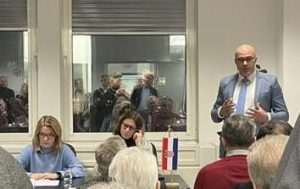 DÜSSELDORF/ESSEN: Dr. Ante Nazor ukazao na pokušaje krivotvorenja povijesti u ratu u BiH DÜSSELDORF/ESSEN: Dr. Ante Nazor ukazao na pokušaje krivotvorenja povijesti u ratu u BiH