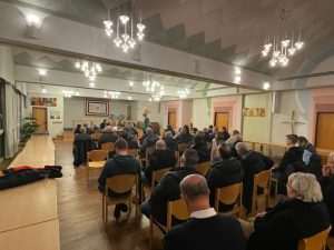 DÜSSELDORF/ESSEN: Dr. Ante Nazor ukazao na pokušaje krivotvorenja povijesti u ratu u BiH DÜSSELDORF/ESSEN: Dr. Ante Nazor ukazao na pokušaje krivotvorenja povijesti u ratu u BiH
