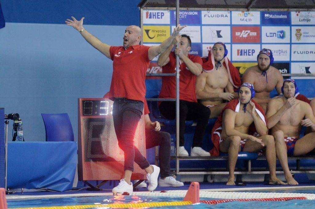LUDA ZAVRŠNICA U GRUŽU: Hrvatska u raspucavanju peteraca izgubila od Crne Gore LUDA ZAVRŠNICA U GRUŽU: Hrvatska u raspucavanju peteraca izgubila od Crne Gore