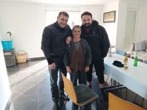 (FOTO) KOTORVAROŠANI U STUTTGARTU: Na fešti proslavili 10. obljetnicu udruge i pomolili se za svog iznenada preminulog člana (FOTO) KOTORVAROŠANI U STUTTGARTU: Na fešti proslavili 10. obljetnicu udruge i pomolili se za svog iznenada preminulog člana