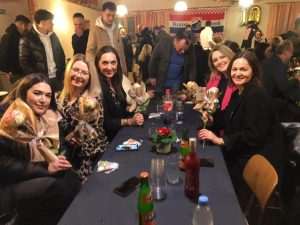(FOTO) KOTORVAROŠANI U STUTTGARTU: Na fešti proslavili 10. obljetnicu udruge i pomolili se za svog iznenada preminulog člana (FOTO) KOTORVAROŠANI U STUTTGARTU: Na fešti proslavili 10. obljetnicu udruge i pomolili se za svog iznenada preminulog člana