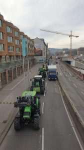 (FOTO) PROSVJED POLJOPRIVREDNIKA U STUTTGARTU: Policija upozorava na zastoje u prometu i u večernjim satima