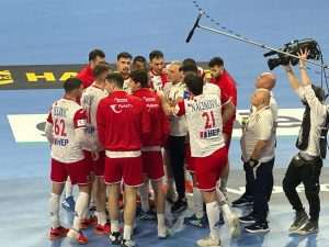 (FOTO) RAPSODIJA U MANNHEIMU: Razigrana Hrvatska pregazila Španjolsku uz bučnu podršku hrvatskih navijača
