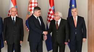 SASTANKU NAZOČILI UGLEDNICI HVO-a: Predsjednik Milanović razgovarao s predstavnicima Udruge organizatora otpora Hrvatskog vijeća obrane u BiH