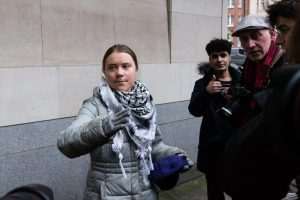LONDONSKI SUD: Švedska klimatska aktivistica Greta Thunberg oslobođena zbog optužbe za remećenje javnog reda i mira LONDONSKI SUD: Švedska klimatska aktivistica Greta Thunberg oslobođena zbog optužbe za remećenje javnog reda i mira