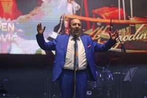SLAVLJENIČKI KONCERT NA VIŠNJIKU: Mladen Grdović u svom Zadru obilježio 45 godina svoje karijere
