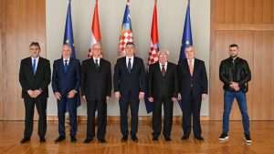 SASTANKU NAZOČILI UGLEDNICI HVO-a: Predsjednik Milanović razgovarao s predstavnicima Udruge organizatora otpora Hrvatskog vijeća obrane u BiH