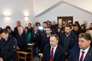 SLUŽENA SV. MISA U POVODU 113. OBLJETNICE KLUBA: Hajduk je "poseban, jedinstven i neponovljiv", a jedan je i od rijetkih klubova čije igrače je dva puta primio Sv. Otac papa Ivan Pavao II. SLUŽENA SV. MISA U POVODU 113. OBLJETNICE KLUBA: Hajduk je "poseban, jedinstven i neponovljiv", a jedan je i od rijetkih klubova čije igrače je dva puta primio Sv. Otac papa Ivan Pavao II.