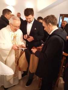 SLUŽENA SV. MISA U POVODU 113. OBLJETNICE KLUBA: Hajduk je "poseban, jedinstven i neponovljiv", a jedan je i od rijetkih klubova čije igrače je dva puta primio Sv. Otac papa Ivan Pavao II. SLUŽENA SV. MISA U POVODU 113. OBLJETNICE KLUBA: Hajduk je "poseban, jedinstven i neponovljiv", a jedan je i od rijetkih klubova čije igrače je dva puta primio Sv. Otac papa Ivan Pavao II.