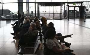 KÖLN / STUTTGART: Otkazano više od 580 letova, a 90.000 putnika pogođeno štrajkovima u 5 njemačkih zračnih luka KÖLN / STUTTGART: Otkazano više od 580 letova, a 90.000 putnika pogođeno štrajkovima u 5 njemačkih zračnih luka