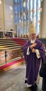 NUNCIJ ETEROVIĆ U FRANKFURTU: Veliki broj vjernika na euharistijskom slavlju Nuncij Nikola Eterović predvodio misno slavlje u Frankfurtu/ Foto: M. Župarić
