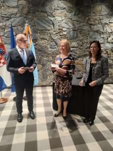 ŠEF HRVATSKE DIPLOMACIJE U ARGENTINI: U Hrvatskom domu u Ushuaiji je uručio hrvatska državljanstva Hrvati u Argentini/ Foto: Fenix (SIM)