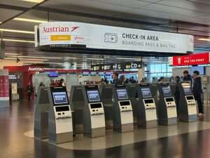 AUSTRIJA SE SUOČAVA S VELIKIM ŠTRAJKOM: Pogođeno 52.000 putnika, radnici traže povećanje plaća za 27 posto zračna luka Beč, austrian airlines