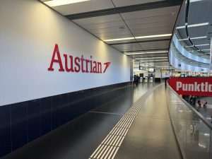 AUSTRIJA SE SUOČAVA S VELIKIM ŠTRAJKOM: Pogođeno 52.000 putnika, radnici traže povećanje plaća za 27 posto zračna luka Beč, austrian airlines