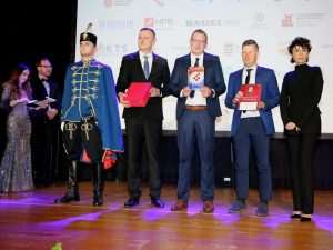 VEČERNJAKOVA DOMOVNICA 2024. U BAD HOMBURGU: Svečanu dodjelu nagrada u nekadašnjoj ljetnoj rezidenciji cara Wilhelma II. pratilo više od 400 uzvanika VEČERNJAKOVA DOMOVNICA 2024. U BAD HOMBURGU: Svečanu dodjelu nagrada u nekadašnjoj ljetnoj rezidenciji cara Wilhelma II. pratilo više od 400 uzvanika