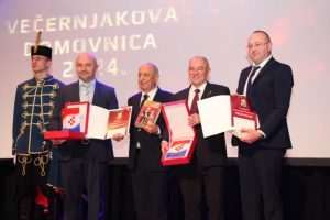 VEČERNJAKOVA DOMOVNICA 2024. U BAD HOMBURGU: Svečanu dodjelu nagrada u nekadašnjoj ljetnoj rezidenciji cara Wilhelma II. pratilo više od 400 uzvanika VEČERNJAKOVA DOMOVNICA 2024. U BAD HOMBURGU: Svečanu dodjelu nagrada u nekadašnjoj ljetnoj rezidenciji cara Wilhelma II. pratilo više od 400 uzvanika