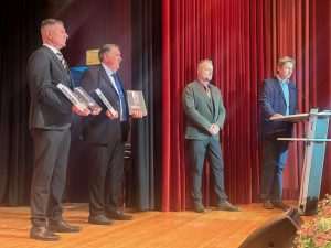 VEČERNJAKOVA DOMOVNICA 2024. U BAD HOMBURGU: Svečanu dodjelu nagrada u nekadašnjoj ljetnoj rezidenciji cara Wilhelma II. pratilo više od 400 uzvanika VEČERNJAKOVA DOMOVNICA 2024. U BAD HOMBURGU: Svečanu dodjelu nagrada u nekadašnjoj ljetnoj rezidenciji cara Wilhelma II. pratilo više od 400 uzvanika