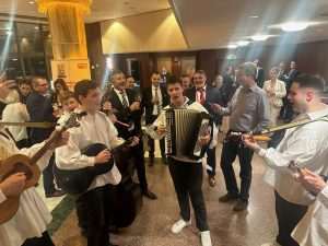 VEČERNJAKOVA DOMOVNICA 2024. U BAD HOMBURGU: Svečanu dodjelu nagrada u nekadašnjoj ljetnoj rezidenciji cara Wilhelma II. pratilo više od 400 uzvanika VEČERNJAKOVA DOMOVNICA 2024. U BAD HOMBURGU: Svečanu dodjelu nagrada u nekadašnjoj ljetnoj rezidenciji cara Wilhelma II. pratilo više od 400 uzvanika