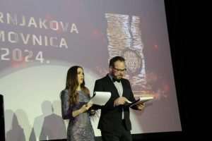 VEČERNJAKOVA DOMOVNICA 2024. U BAD HOMBURGU: Svečanu dodjelu nagrada u nekadašnjoj ljetnoj rezidenciji cara Wilhelma II. pratilo više od 400 uzvanika VEČERNJAKOVA DOMOVNICA 2024. U BAD HOMBURGU: Svečanu dodjelu nagrada u nekadašnjoj ljetnoj rezidenciji cara Wilhelma II. pratilo više od 400 uzvanika