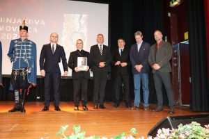 VELIKA FOTOGALERIJA SA SVEČANE DODJELE VEČERNJAKOVE DOMOVNICE: Domovina, hrvatsko iseljeništvo i prijatelji u Bad Homburgu