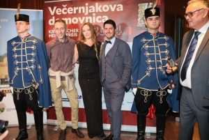 VEČERNJAKOVA DOMOVNICA 2024. U BAD HOMBURGU: Svečanu dodjelu nagrada u nekadašnjoj ljetnoj rezidenciji cara Wilhelma II. pratilo više od 400 uzvanika VEČERNJAKOVA DOMOVNICA 2024. U BAD HOMBURGU: Svečanu dodjelu nagrada u nekadašnjoj ljetnoj rezidenciji cara Wilhelma II. pratilo više od 400 uzvanika
