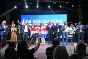 PLENKOVIĆ SA PREDIZBORNOG U SPLITU: Milanović gura Hrvatsku i hrvatski narod u 'Ruski svijet' Predizborni skup HDZ-a u Spitu / Foto: Hina