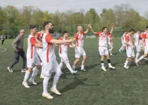 URAGANSKA ZAVRŠNICA CROATIJE BONN: Gubili 4:0 i 5:2, a onda u zadnjih 10 minuta zabili 3 pogotka za konačnih 5:5 Slavlje igrača Croatije Bonn / Foto: Fenix (N. Markić)