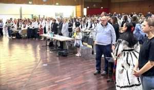 VELIK BROJ MLADIH HRVATA NA JEDNOM MJESTU: 30. Hrvatski folklorni festival u Njemačkoj okupio 13 folklornih društava Biskup Mainza Peter Kohlgraf / Foto: Preslik FM
