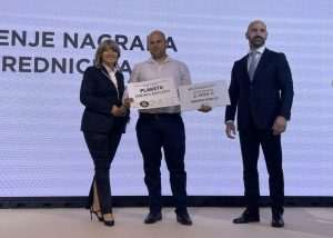 Zastupnica Sunčana Glavak sa drugoplasiranim poljoprivrednikom Andrijom Škrlecom / Foto: Fenix (Klub EPPA)