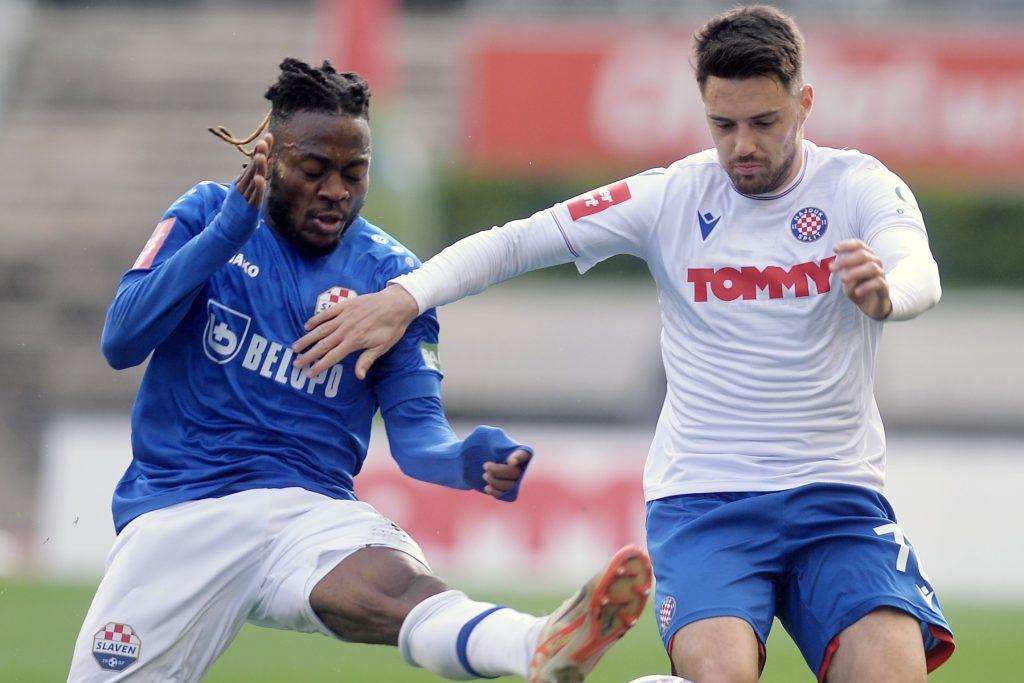 Josip Brekalo u borbi za loptu / Foto: Hina
