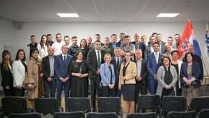 POSJET HRVATIMA SREDNJE BOSNE: Zvonko Milas sa kandidatima HDZ-a iz XI. izborne jedinice u Novom Travniku, Vitezu i Bugojnu Foto: IS HDZ