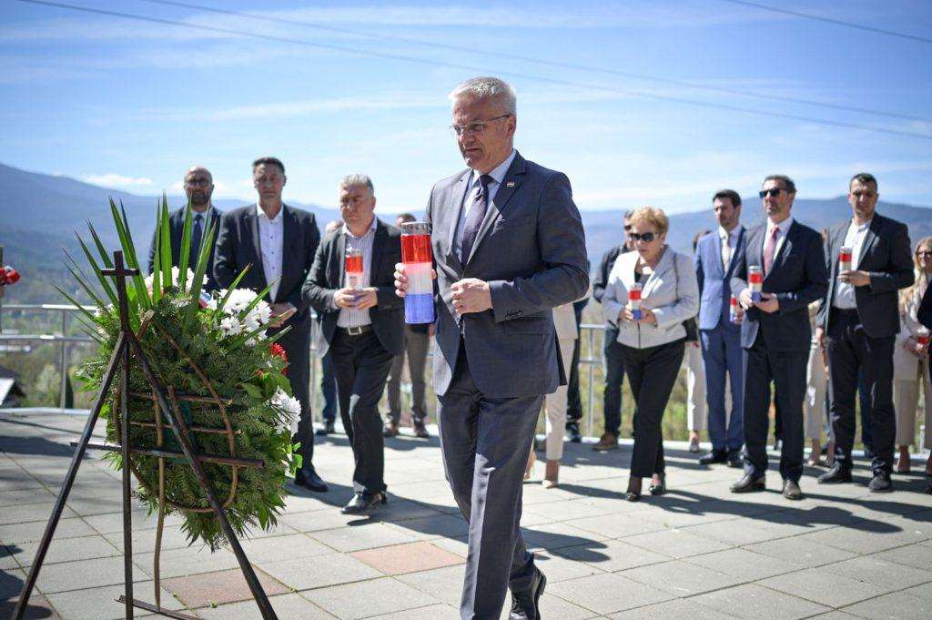 Zvonko Milas odao je počast stradalim Hrvatima u Križančevu selu / Foto: IS HDZ