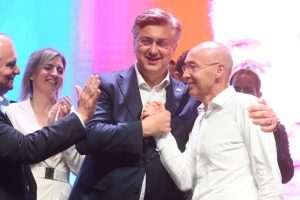 PLENKOVIĆ SA PREDIZBORNOG U SPLITU: Milanović gura Hrvatsku i hrvatski narod u 'Ruski svijet' Andrej Plenković i Damir Krstičević / Foto: Hina
