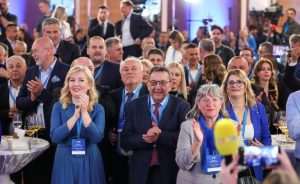 "EKSPLODIRALI OD SREĆE": Oduševljenje u stožeru HDZ-a nakon prve objave DIP-a Slavlje u HDZ-ovom izbornom stožeru