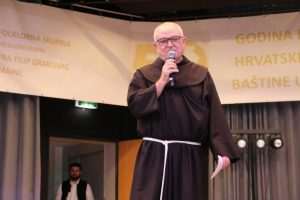 (FOTO i VIDEO) 50. OBLJETNICA FS "FRA FILIP GRABOVAC" IZ MAINZA: Okupili se mladi Hrvati iz cijele Njemačke, odlična zabava potrajala do dugo u noć Fra Jure Zebić / Foto: Fenix (MD)