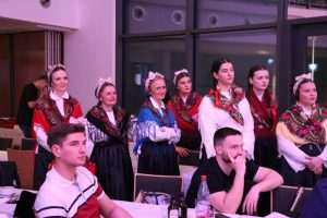 (FOTO i VIDEO) 50. OBLJETNICA FS "FRA FILIP GRABOVAC" IZ MAINZA: Okupili se mladi Hrvati iz cijele Njemačke, odlična zabava potrajala do dugo u noć Foto: Fenix (MD)
