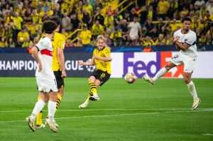 SJAJAN NOGOMET NA WESTFALENU: Borussia srušila PSG i stekla prednost pred uzvrat u Parizu Detalj s utakmice Borussia - PSG / Foto: Anadolu