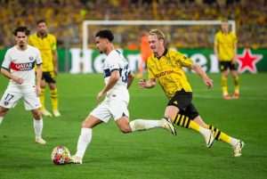 SJAJAN NOGOMET NA WESTFALENU: Borussia srušila PSG i stekla prednost pred uzvrat u Parizu Detalj s utakmice Borussia - PSG / Foto: Anadolu