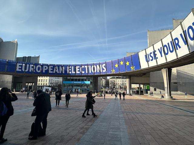 Natpis za europske izbore na zgradi EU parlamenta u Bruxellesu / Foto: Fenix (SIM)