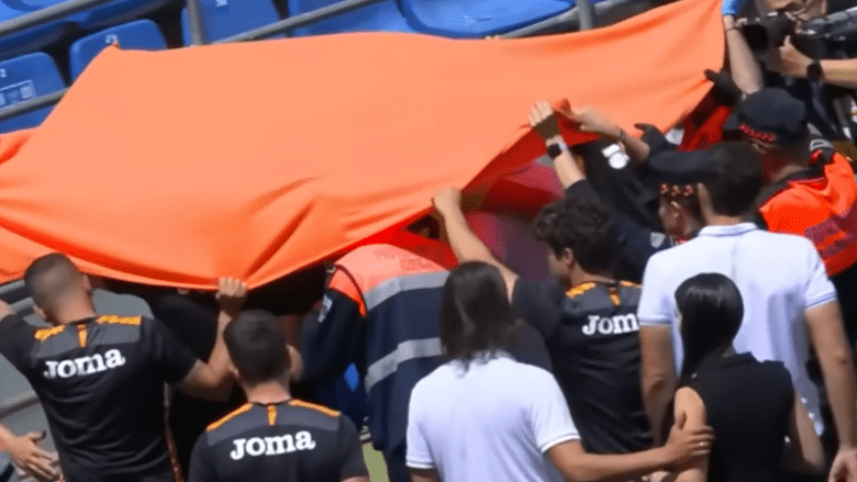 Utakmica je prekinuta na jedanaest minuta prije nego što je Soria odvezen s terena u bolnicu / Foto: Preslik FM