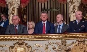 PLENKOVIĆ S GOVORNICE HNK: 30. svibnja 1990. dogodio se povijesni čin kojim je hrvatski narod ponovno počeo samostalno odlučivati o svojoj sudbini Mato Arlović, Ivan Turudic i Nikola Milin na proslavi Dana državnosti u HNK u Zagrebu / Foto: Hina