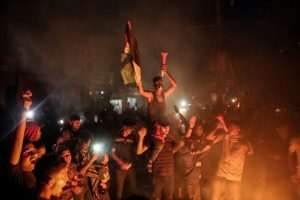 IZRAEL NASTAVIO NAPADE NA RAFAH: Dok Palestinci pozdravljaju sporazum o prekidu vatre, iz Izraela stiže vijest o nastavku napada na Rafah Palestinci slave prihvaćanje sporazuma o prekidu vatre / Foto: Anadolu