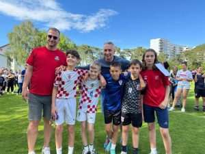 (FOTO) 10. SPORTSKI SUSRETI HRVATSKE NASTAVE U HESSENU (III): Donosimo još jedan nastavak teksta o susretu koji je obilježila igra, zajedništvo, smijeh i zabava 10. Sportski susreti Hrvatske nastave Hessen / Foto: Fenix (V. Jarček)
